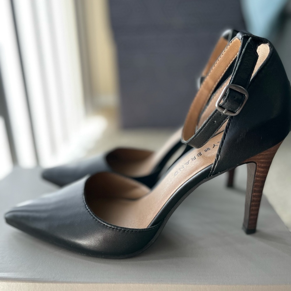 Lucky Brand Tukko Pump